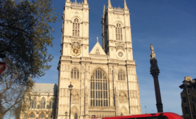 ウェストミンスター寺院(Westminster Abbey)のガイドツアーに参加してまじめに観光をする