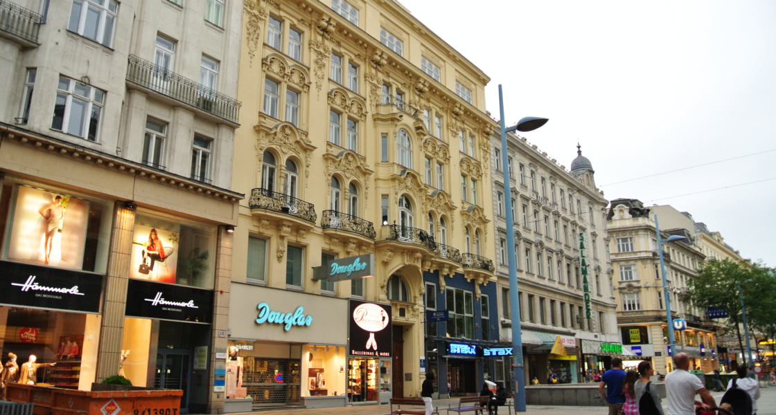 ウィーンのショッピングストリート マリアヒルファー通り(Mariahilfer Straße)