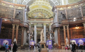 「世界で最も美しい図書館」プルンクザール(Prunksaal)